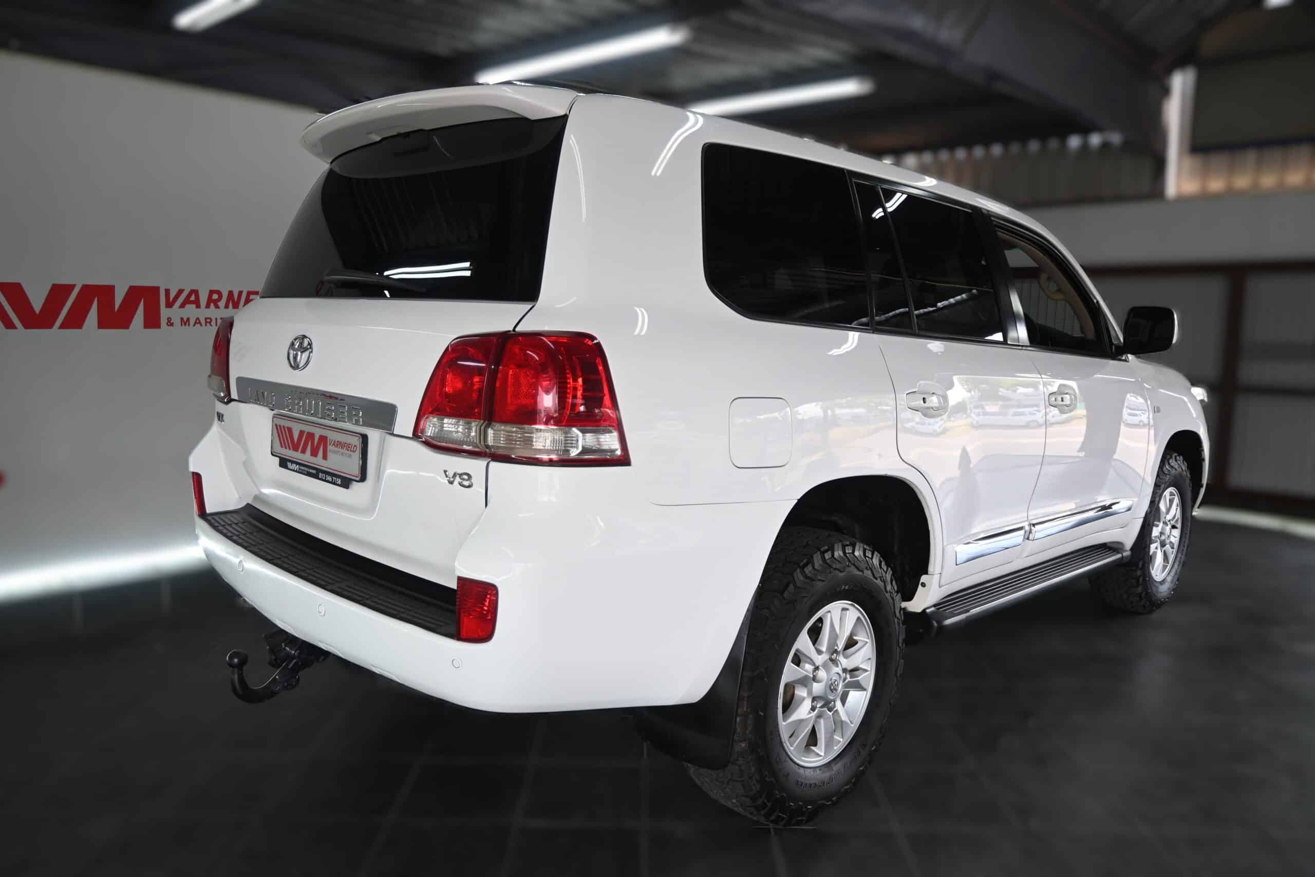 TOYOTA LAND CRUISER 200 VX 4.5 V8 A/T