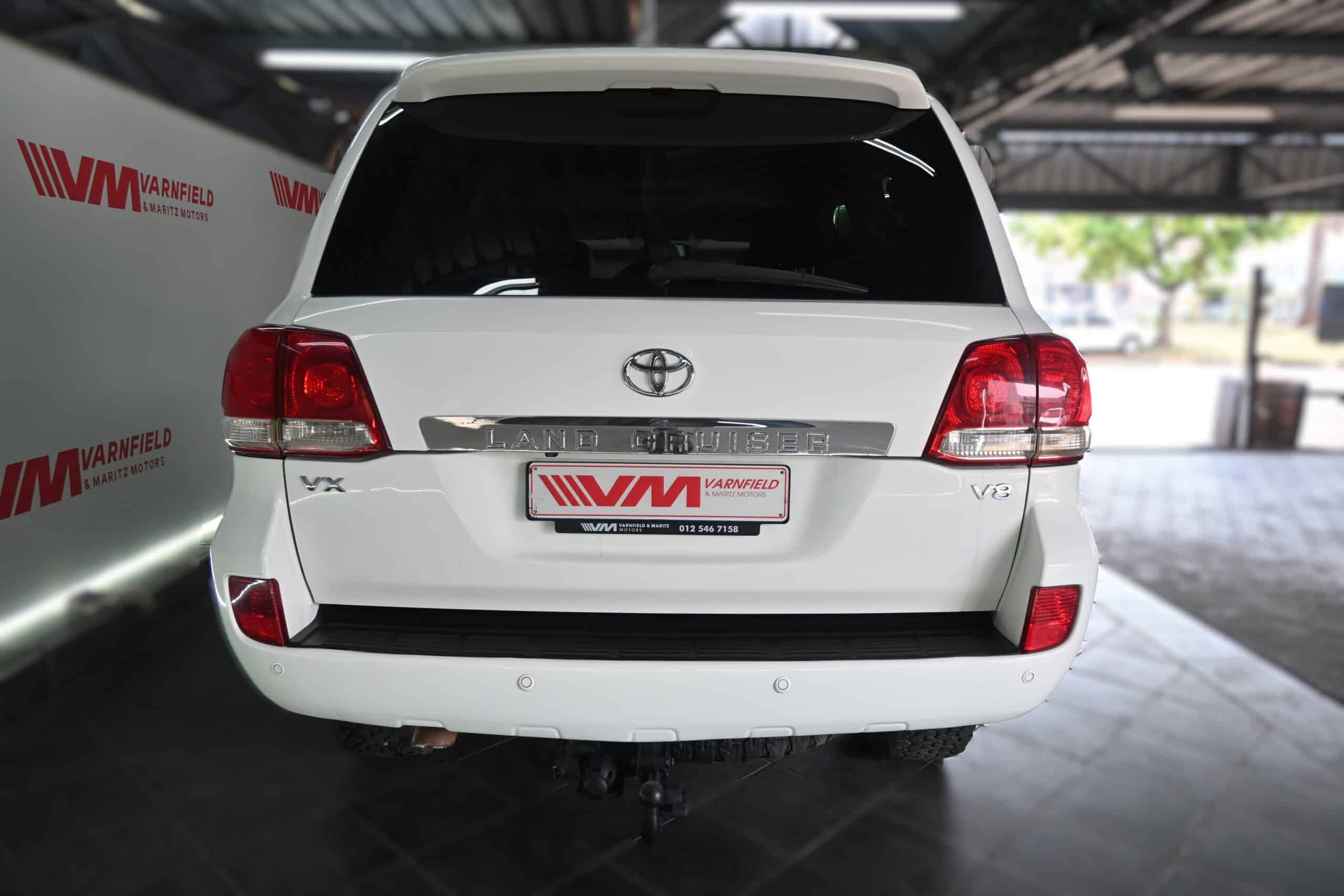 TOYOTA LAND CRUISER 200 VX 4.5 V8 A/T