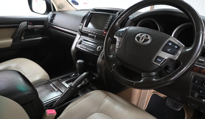 TOYOTA LAND CRUISER 200 VX 4.5 V8 A/T full