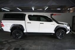 TOYOTA HILUX 2.8GD-6 D/C A/T 4X4 LEGEND full