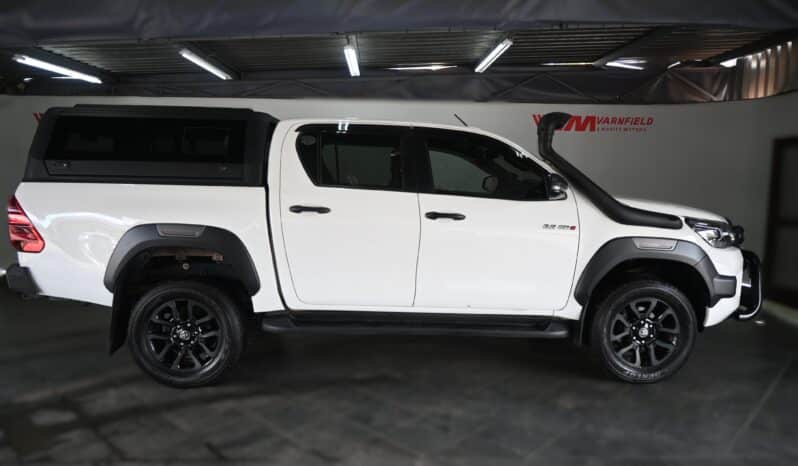 TOYOTA HILUX 2.8GD-6 D/C A/T 4X4 LEGEND full