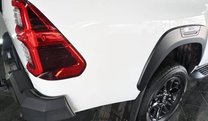 TOYOTA HILUX 2.8GD-6 D/C A/T 4X4 LEGEND full