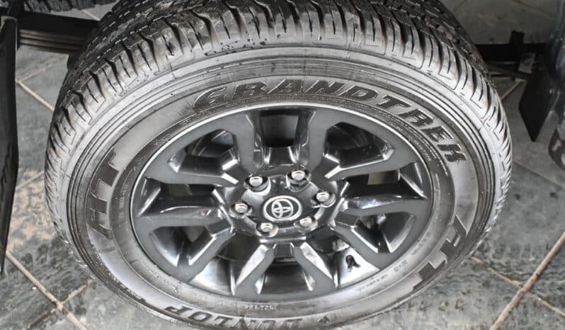TOYOTA HILUX 2.8GD-6 D/C A/T 4X4 LEGEND full