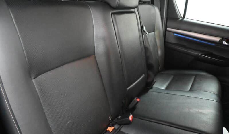 TOYOTA HILUX 2.8GD-6 D/C A/T 4X4 LEGEND full