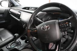 TOYOTA HILUX 2.8GD-6 D/C A/T 4X4 LEGEND full