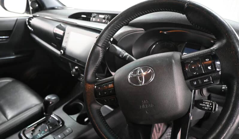 TOYOTA HILUX 2.8GD-6 D/C A/T 4X4 LEGEND full