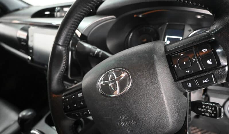TOYOTA HILUX 2.8GD-6 D/C A/T 4X4 LEGEND full
