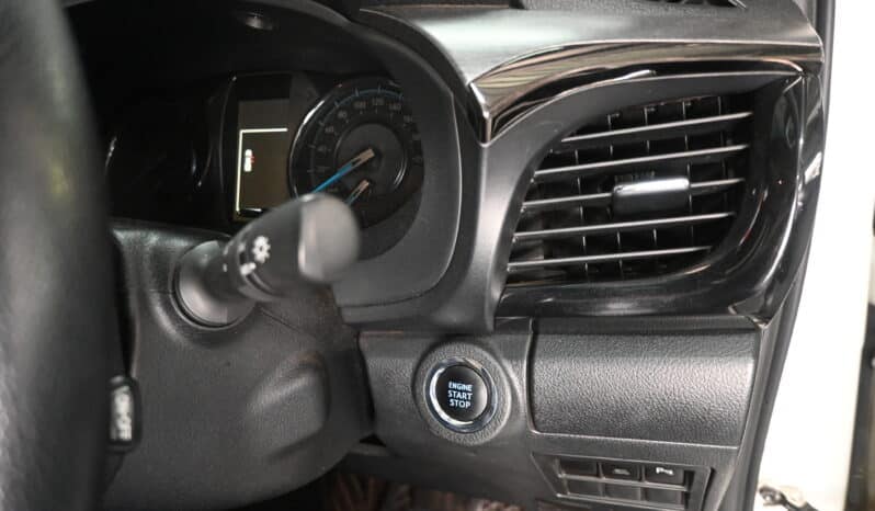 TOYOTA HILUX 2.8GD-6 D/C A/T 4X4 LEGEND full