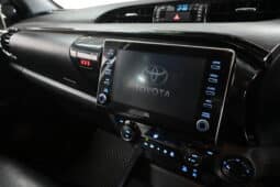 TOYOTA HILUX 2.8GD-6 D/C A/T 4X4 LEGEND full