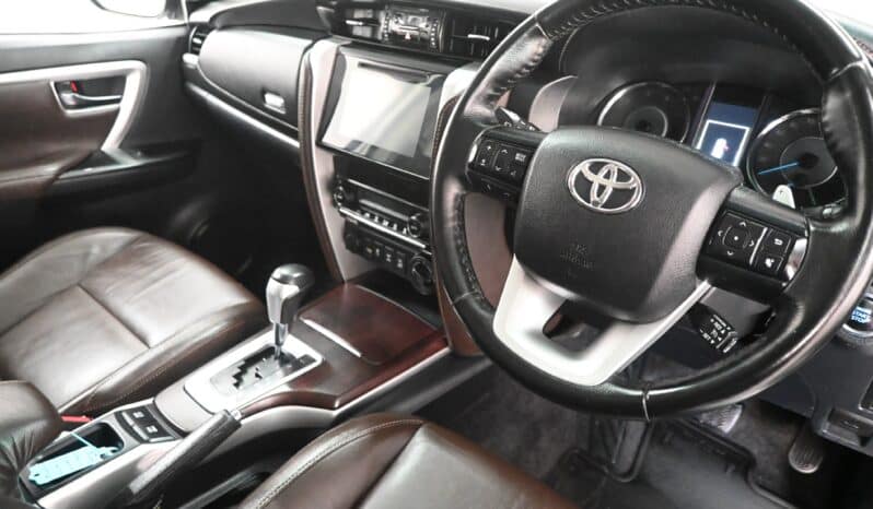 TOYOTA FORTUNER 2.8GD-6 4X4 A/T full