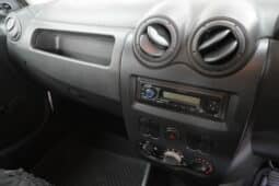 NISSAN NP200 1.6 full
