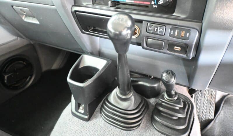 TOYOTA LAND CRUISER 79 4.5D P/U D/C full
