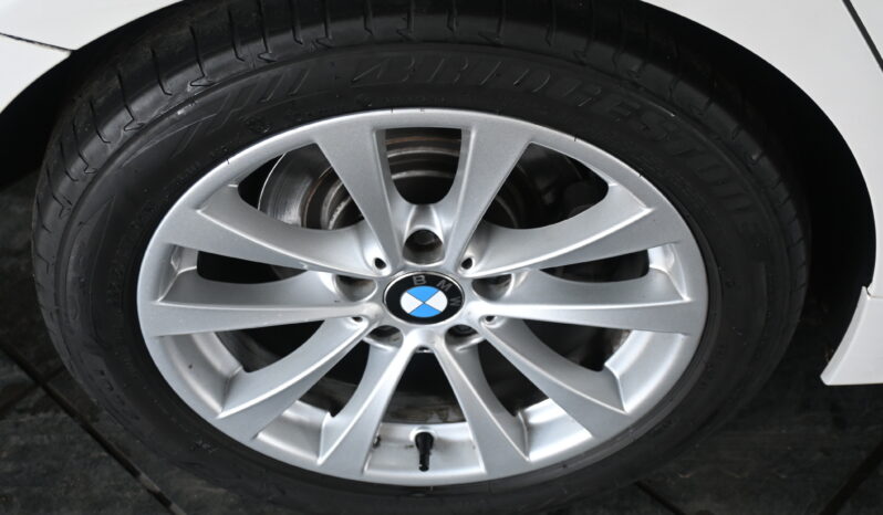 
								BMW 320D A/T full									