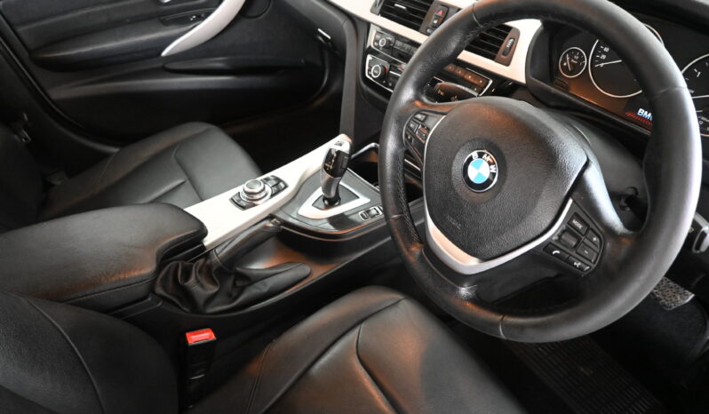 
								BMW 320D A/T full									