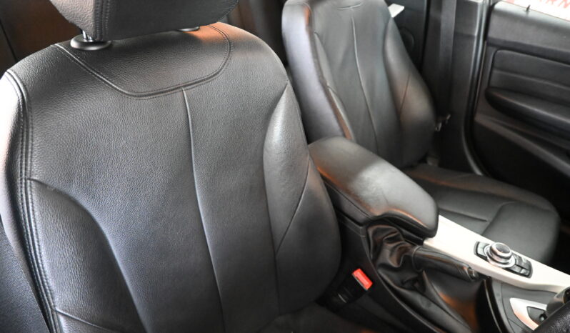 
								BMW 320D A/T full									