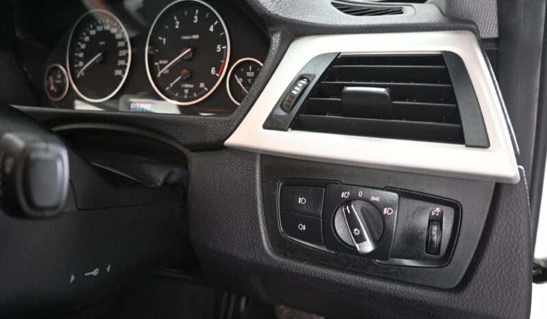 
								BMW 320D A/T full									
