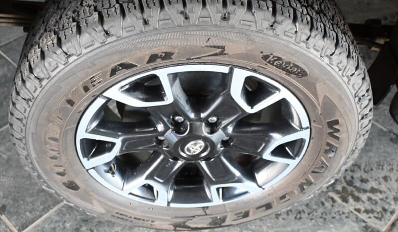 TOYOTA HILUX 2.8GD-6 4X4 LEGEND 50 A/T D/C full
