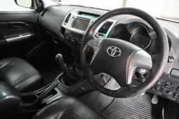 TOYOTA HILUX 3.0D-4D E/C LEGEND 45 full
