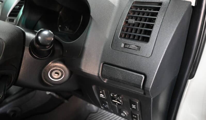 TOYOTA HILUX 3.0D-4D E/C LEGEND 45 full