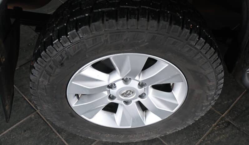 TOYOTA HILUX 2.8GD-6 A/T D/C full