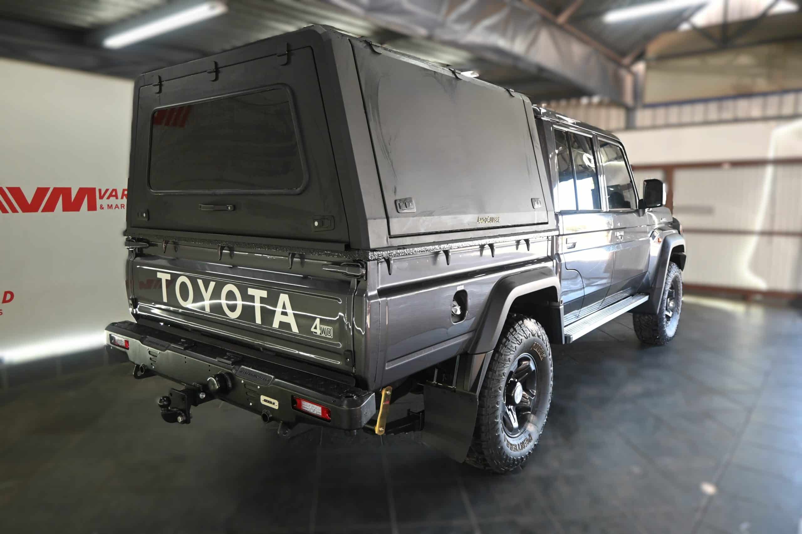 TOYOTA LAND CRUISER 79 2.8GD-6 D/C A/T