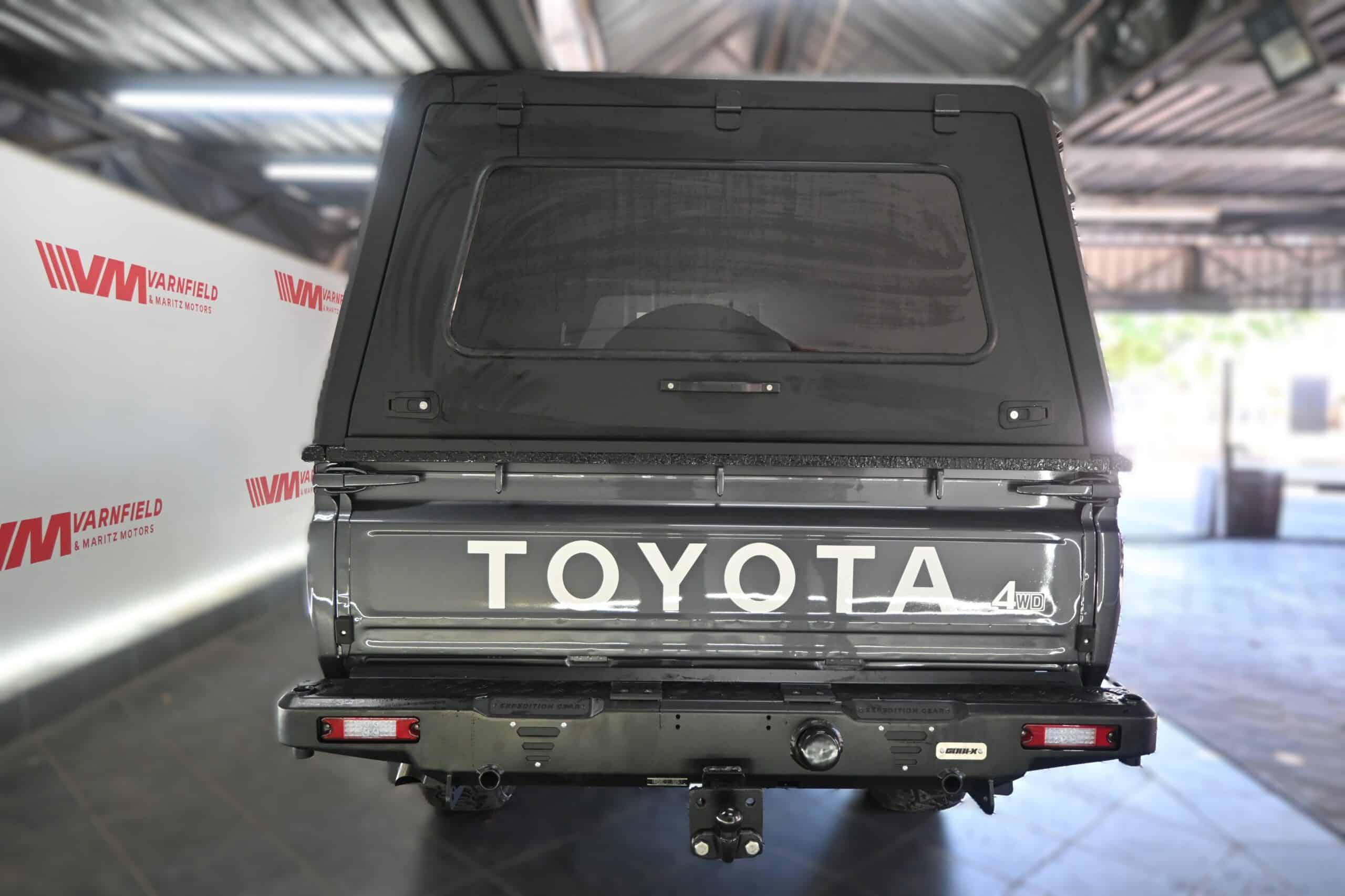 TOYOTA LAND CRUISER 79 2.8GD-6 D/C A/T