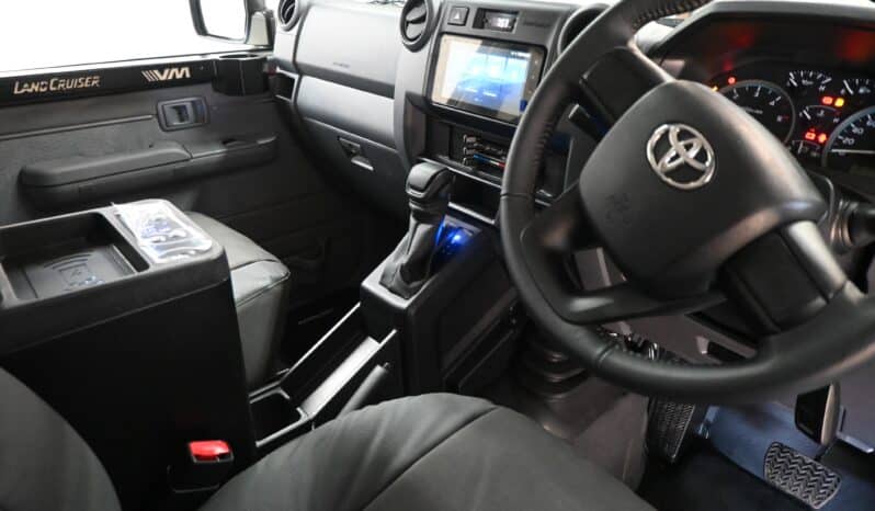 TOYOTA LAND CRUISER 79 2.8GD-6 D/C A/T full
