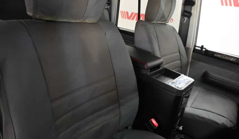 TOYOTA LAND CRUISER 79 2.8GD-6 D/C A/T full