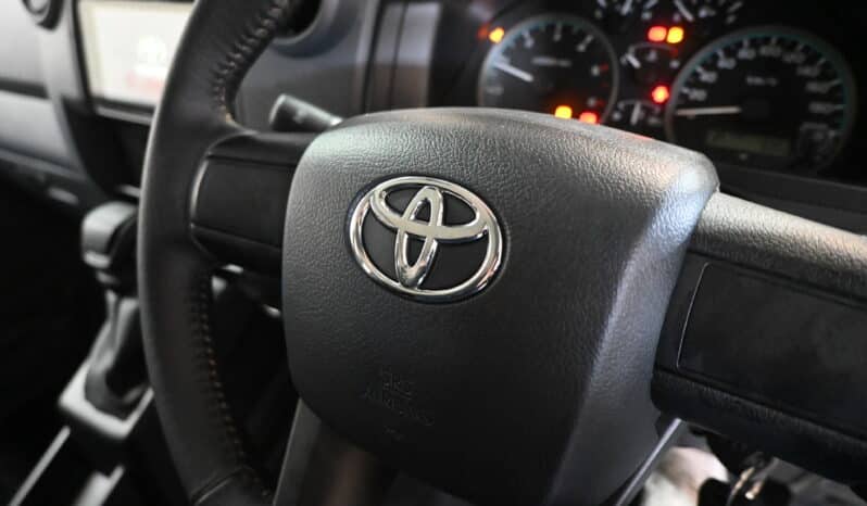 TOYOTA LAND CRUISER 79 2.8GD-6 D/C A/T full