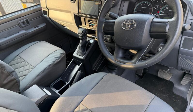 TOYOTA LAND CRUISER 79 2.8GD-6 D/C A/T full