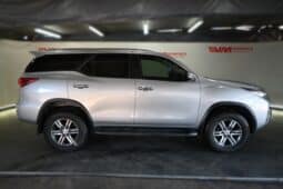 TOYOTA FORTUNER 2.4GD-6 RB A/T full