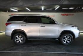 TOYOTA FORTUNER 2.4GD-6 RB A/T
