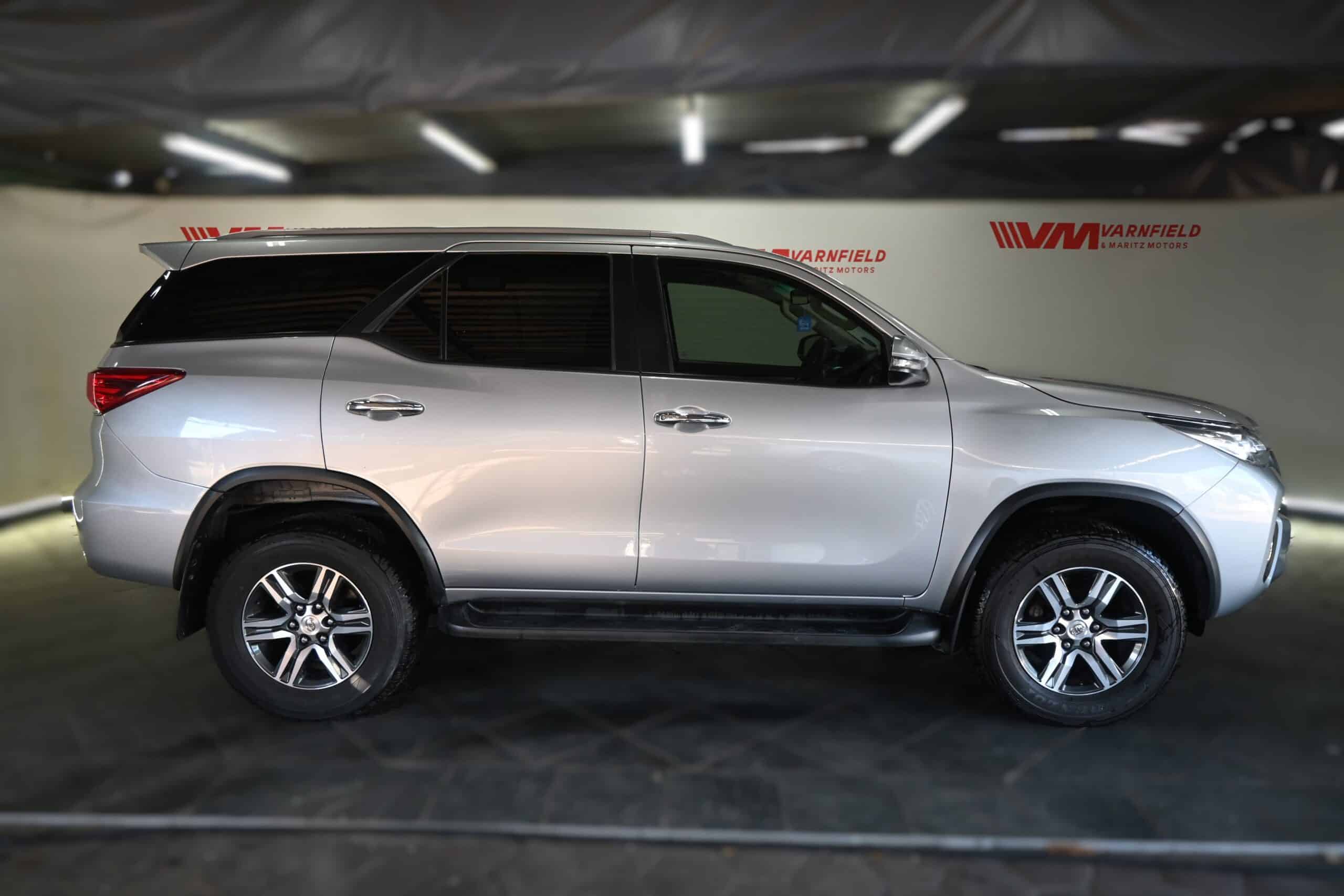 TOYOTA FORTUNER 2.4GD-6 RB A/T