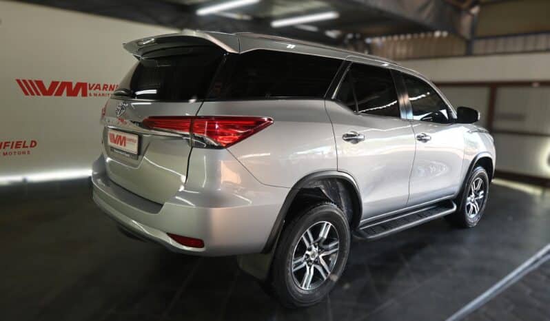 TOYOTA FORTUNER 2.4GD-6 RB A/T full