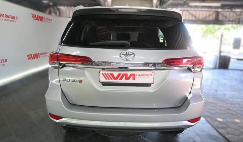 TOYOTA FORTUNER 2.4GD-6 RB A/T full