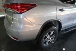 TOYOTA FORTUNER 2.4GD-6 RB A/T full