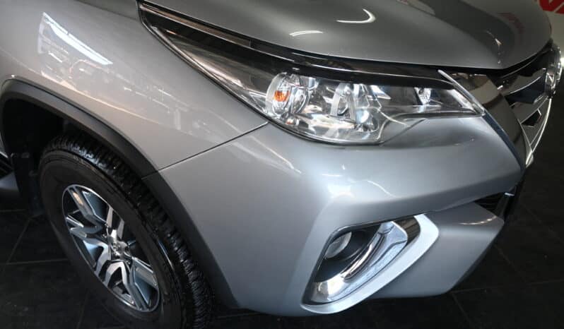 TOYOTA FORTUNER 2.4GD-6 RB A/T full
