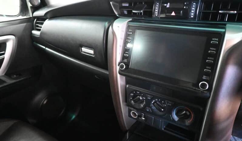 TOYOTA FORTUNER 2.4GD-6 RB A/T full
