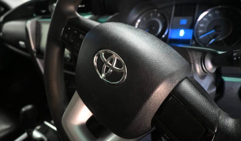 TOYOTA FORTUNER 2.4GD-6 RB A/T full