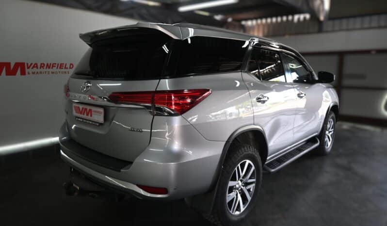 TOYOTA FORTUNER 2.8GD-6 4X4 A/T full