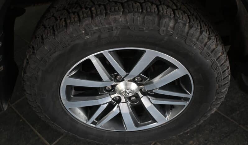 TOYOTA FORTUNER 2.8GD-6 4X4 A/T full