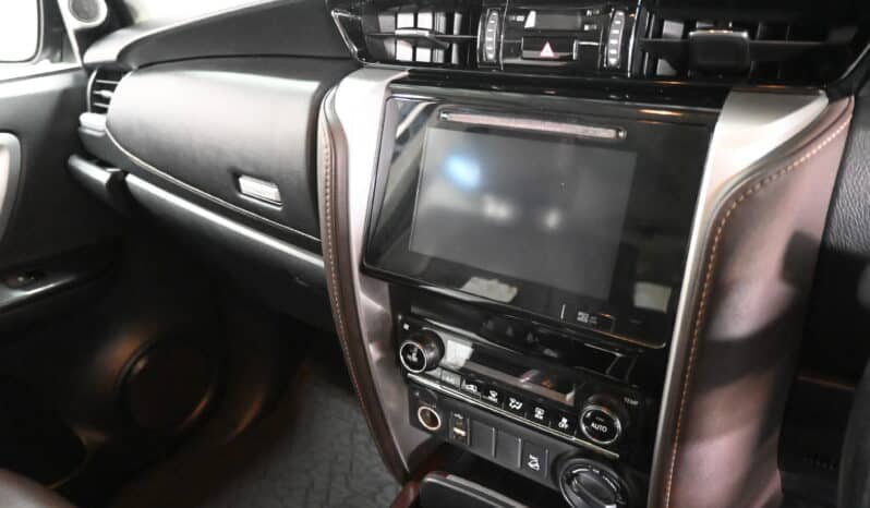 TOYOTA FORTUNER 2.8GD-6 4X4 A/T full