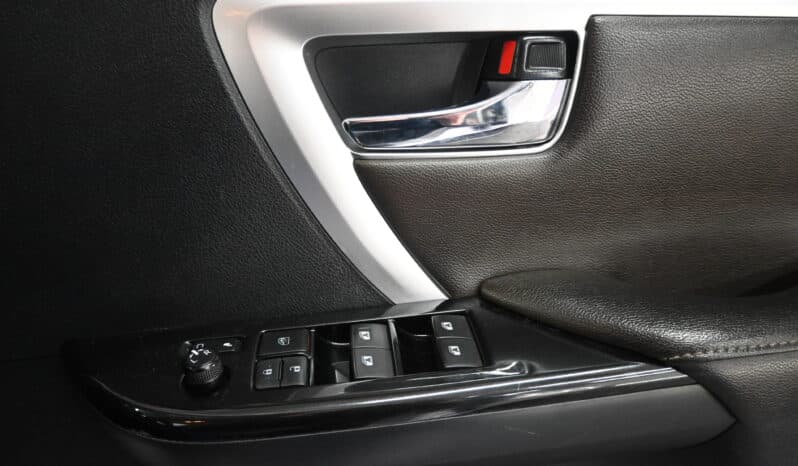 TOYOTA FORTUNER 2.8GD-6 4X4 A/T full