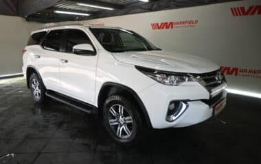 TOYOTA FORTUNER 2.4GD-6 RB A/T 4X4
