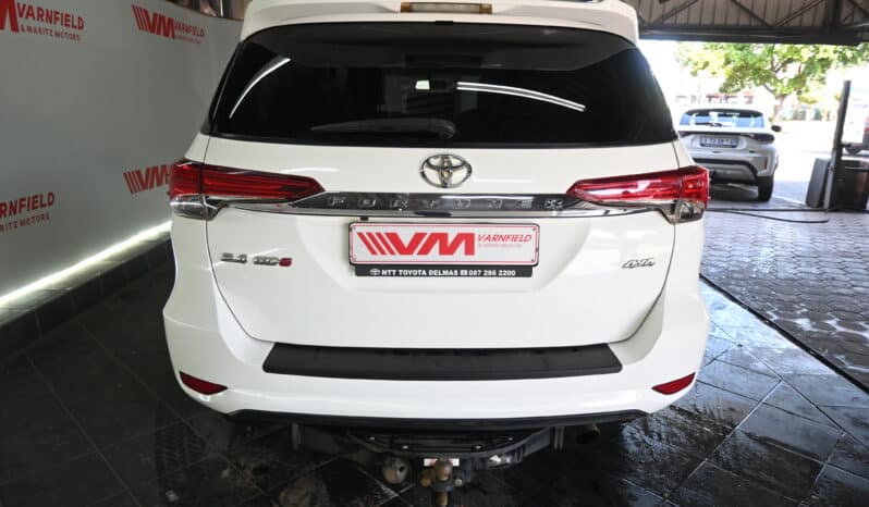 TOYOTA FORTUNER 2.4GD-6 RB A/T 4X4 full