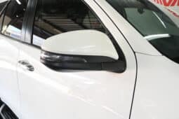 TOYOTA FORTUNER 2.4GD-6 RB A/T 4X4 full