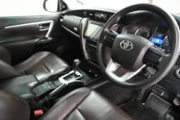 TOYOTA FORTUNER 2.4GD-6 RB A/T 4X4 full