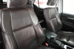 TOYOTA FORTUNER 2.4GD-6 RB A/T 4X4 full