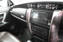 TOYOTA FORTUNER 2.4GD-6 RB A/T 4X4 full