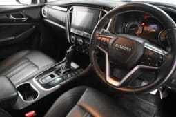 ISUZU MU-X 3.0 A/T full